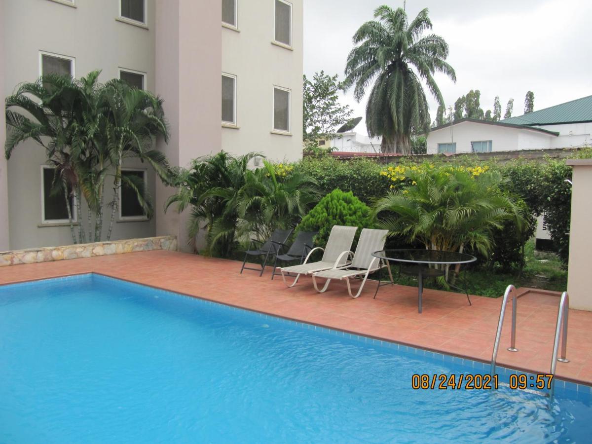 Bertha'S Court D-Plus Apartments Dzorwulu Exterior foto
